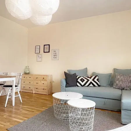 Lovely With Balcony In Old Town By Flat Mаnаger Ahyolu