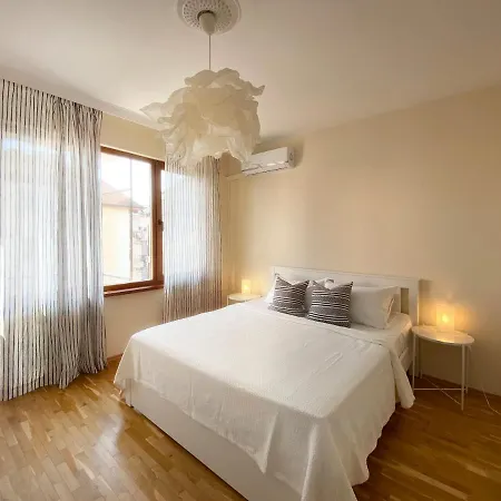 Lovely With Balcony In Old Town By Flat Mаnаger *