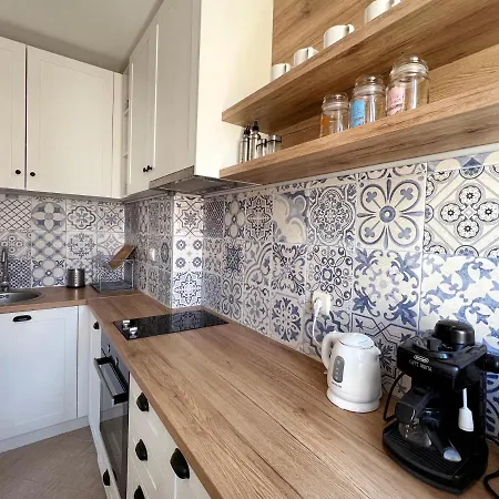 아파트 Lovely With Balcony In Old Town By Flat Mаnаger 포마리