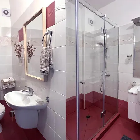 Lovely With Balcony In Old Town By Flat Mаnаger 아파트 *