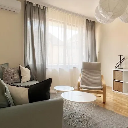 Lovely With Balcony In Old Town By Flat Mаnаger 아파트 포마리