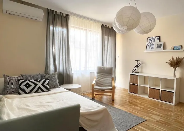 Lovely With Balcony In Old Town By Flat Mаnаger *